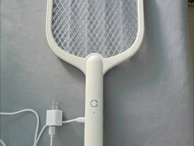 夏日驅蚊利器 一款好用的電蚊拍開箱體驗
